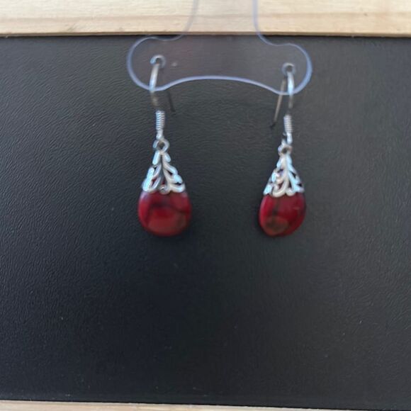 Elegant Red and Silver Teardrop Earrings - Picture 1 of 4